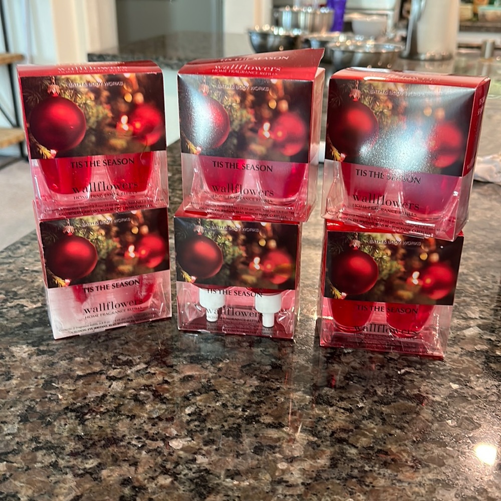 Bath & Body works wall flowers scent is apple